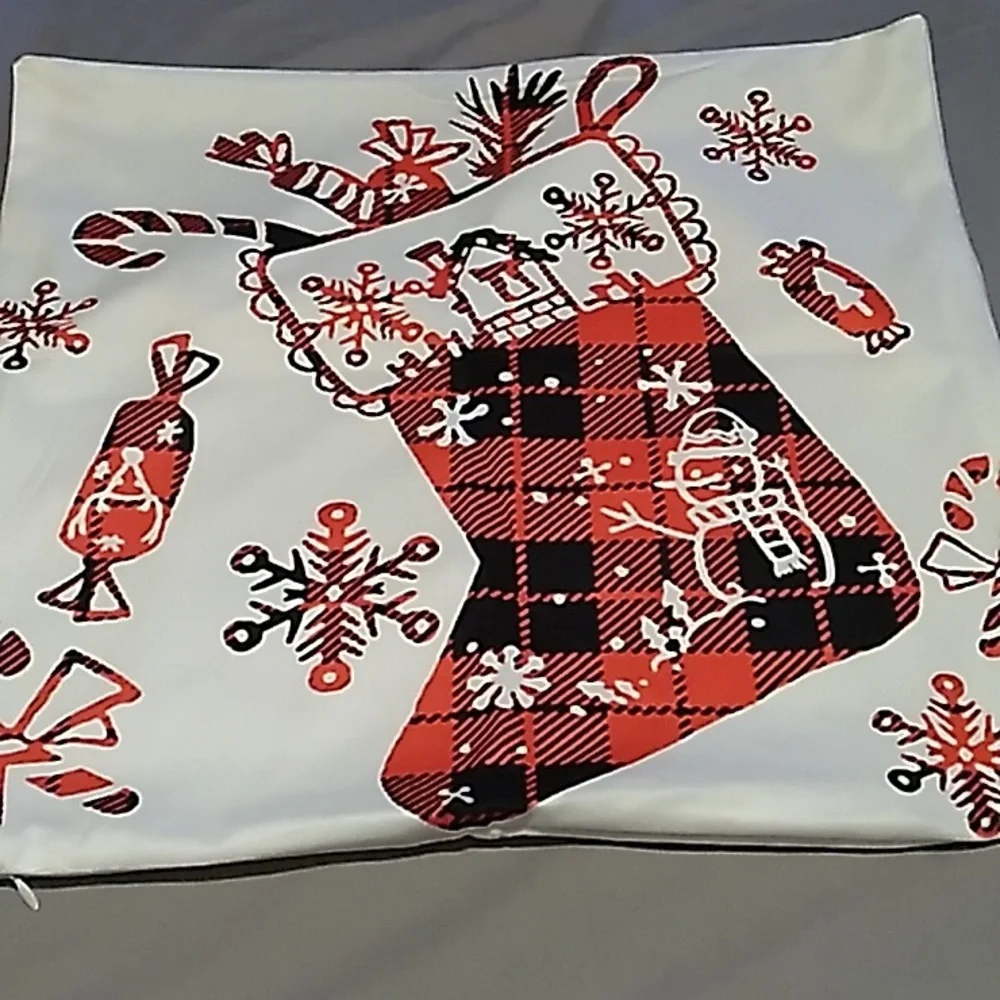 Target 17.5 x 17.5 Christmas throw pillow covers w zippered bottoms. Cotton &